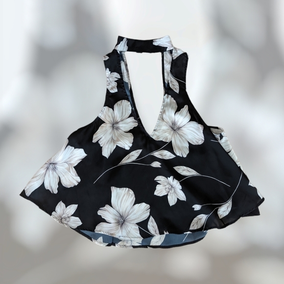 Show Me Your Mumu Casey Black Floral High Neck Swing Top - Picture 1 of 3